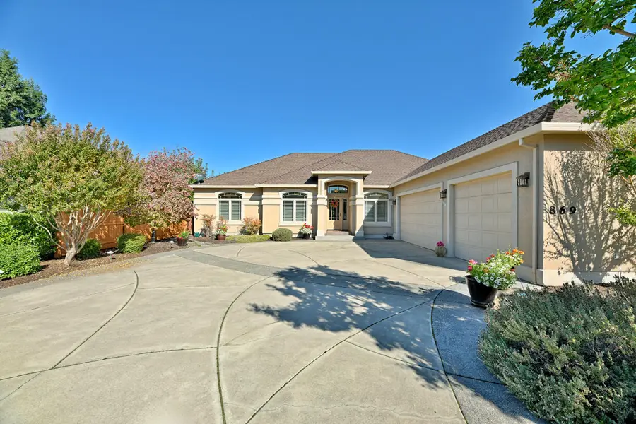 869 St Andrews, Eagle Point, OR 97524 - Image #2