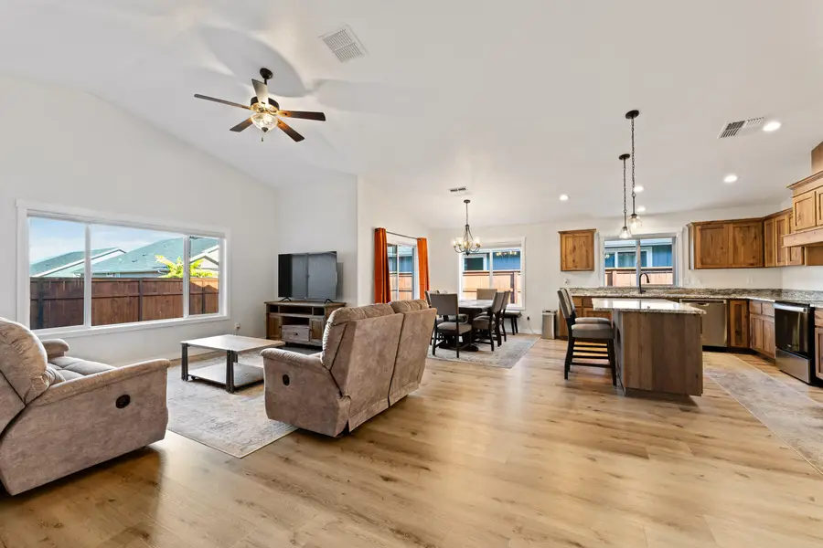 1876 SW Mistybrook Drive, Grants Pass, OR 97527 - #2