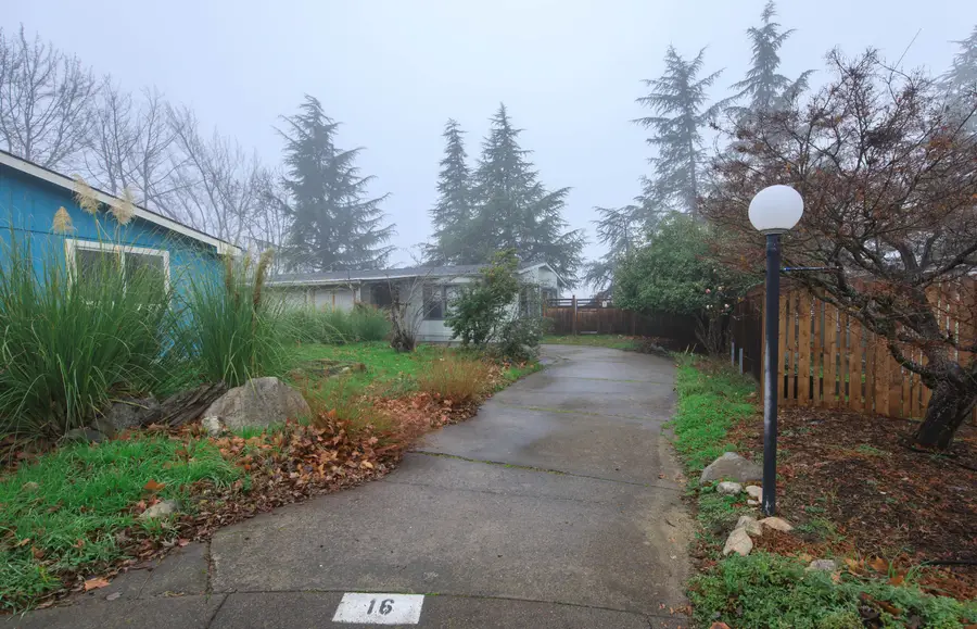 215 Tolman Creek, Ashland, OR 97520 - Image #3