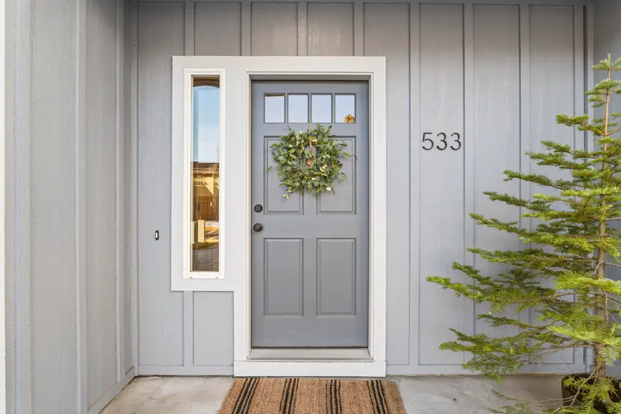 533 N Freemont, Sisters, OR 97759 - Image #2