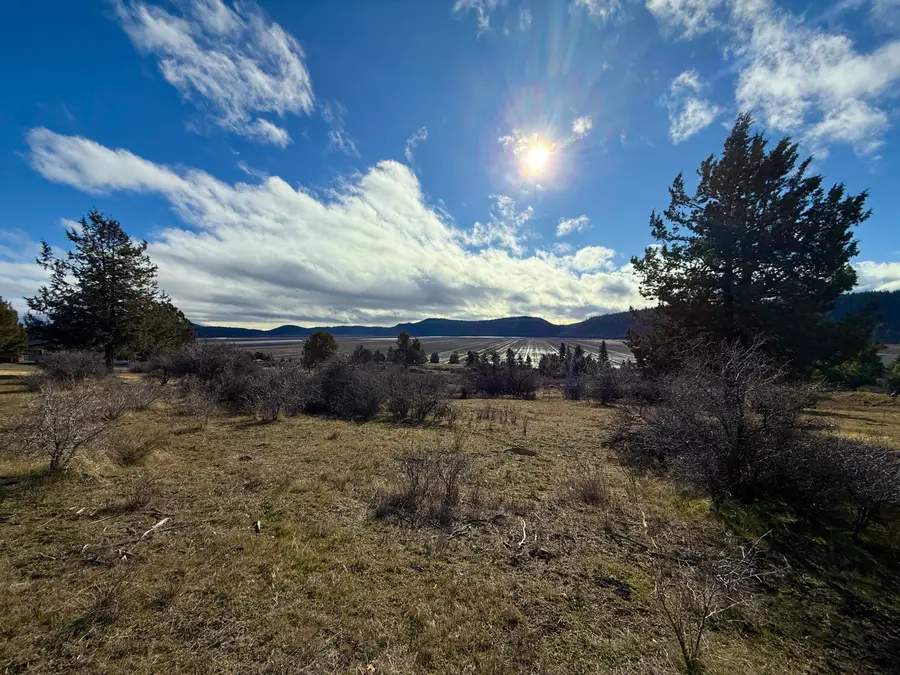1046 Crossbill, Klamath Falls, OR 97601 - Image #2