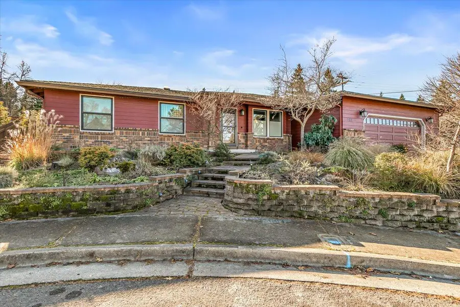 780 Oakway, Ashland, OR 97520 - Image #2