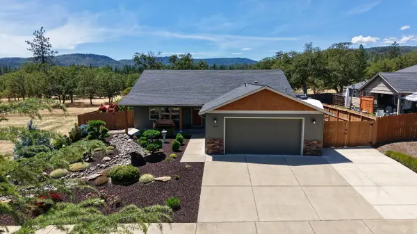 202 White Oak, Shady Cove, OR 97539