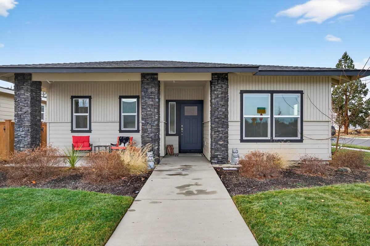 559 NW Rimrock, Redmond, OR 97756 - Image #1