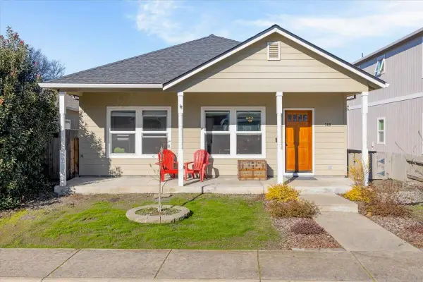 369 Cascade, Central Point, OR 97502