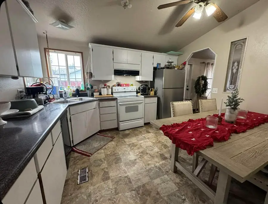 2971 Table Rock, Medford, OR 97501 - Image #3