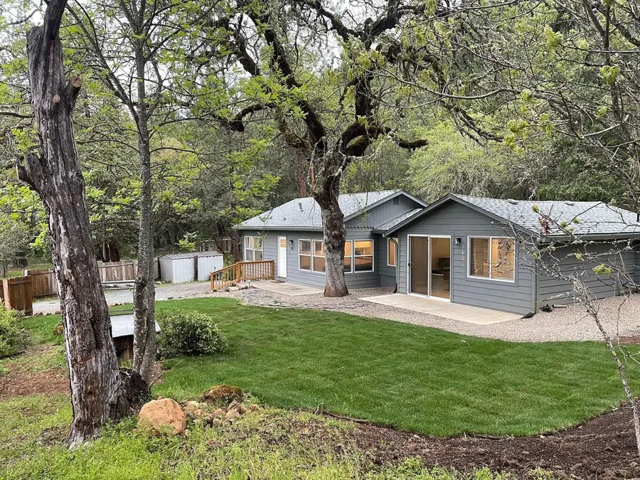 401 Savage Creek, Grants Pass, OR 97527 - Image #2