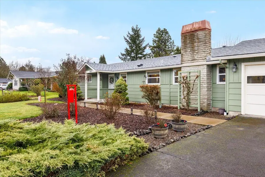 2671 Broadview, Medford, OR 97501 - Image #2