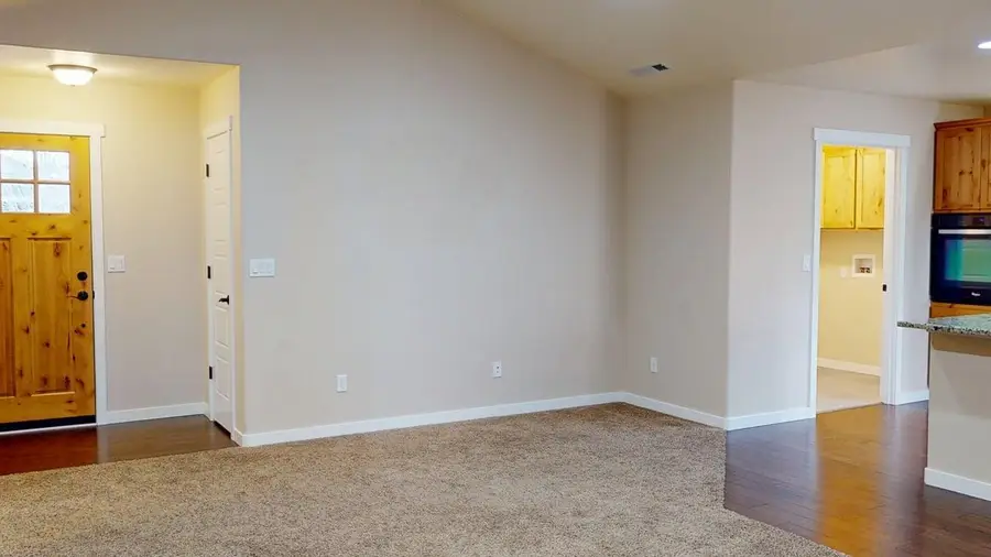 2294 Gayle, Grants Pass, OR 97527 - Image #3