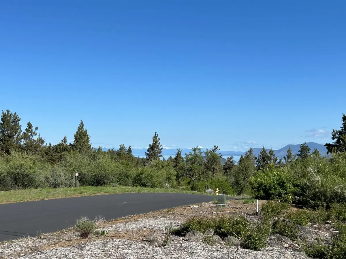 835 Saddle Butte, Klamath Falls, OR 97601 - Image #1