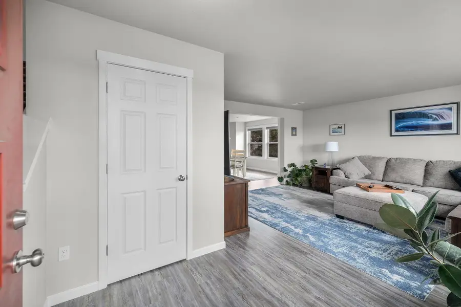 433 SE Larkspur Drive, Madras, OR 97741 - #2