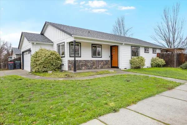 3585 Winter Run, White City, OR 97503