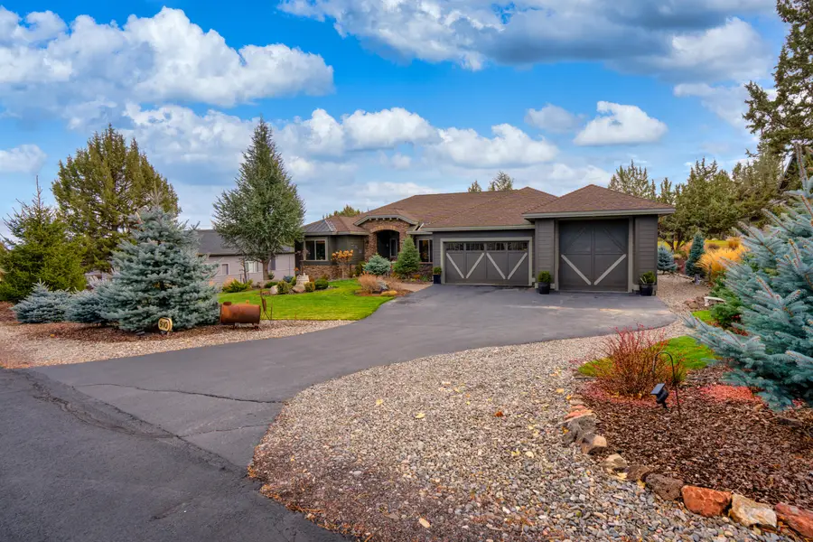 910 Cinnamon Teal, Redmond, OR 97756 - Image #2