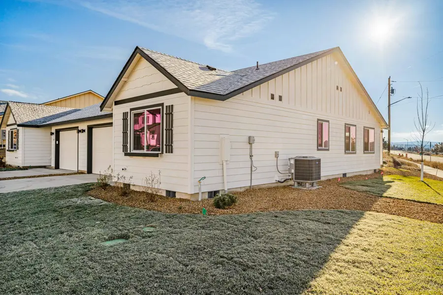 891 SE Starview, Madras, OR 97741 - Image #2