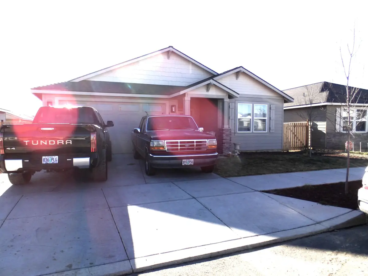 3178 NW Dogwood, Redmond, OR 97756 - Image #1