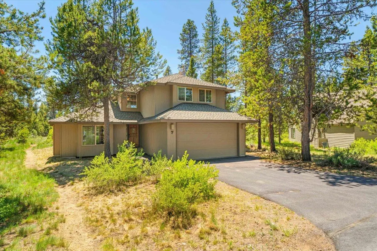 57785 Mt Rainier, Sunriver, OR 97707 - Image #1