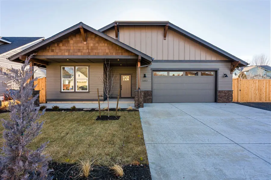 1692 NW Larch, Redmond, OR 97756 - Image #2