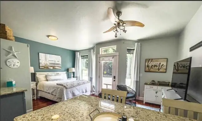 175 E E, Jacksonville, OR 97530 - Image #1