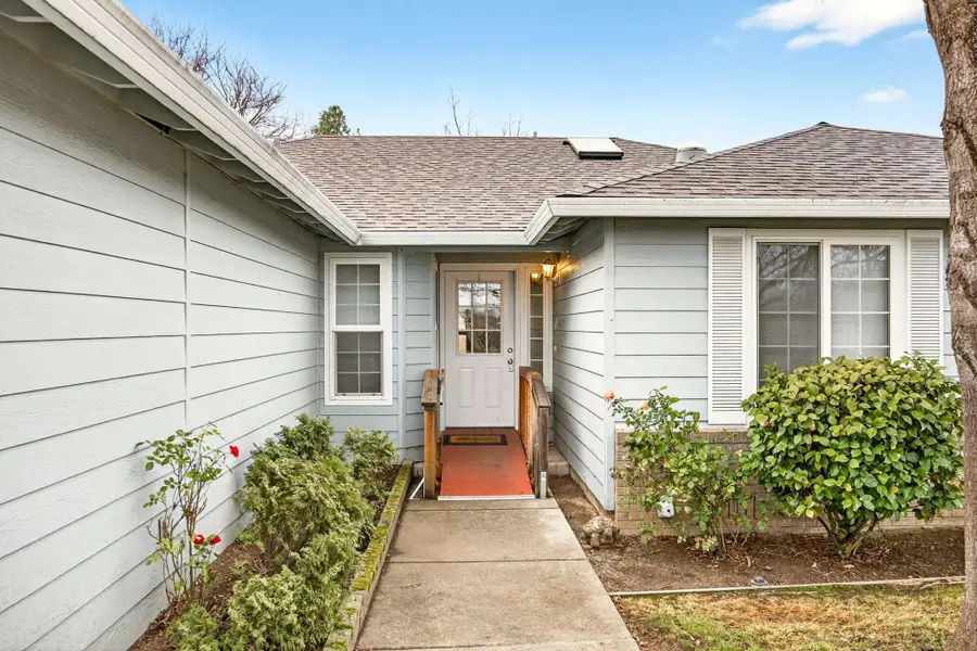 2016 Terrel, Medford, OR 97501 - Image #2