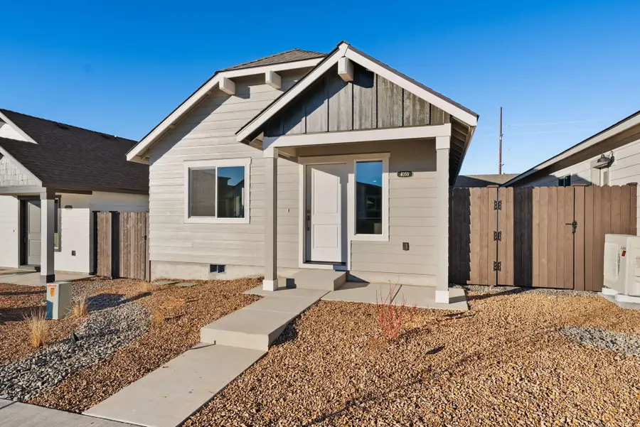 4059 SW Obsidian, Redmond, OR 97756 - Image #2