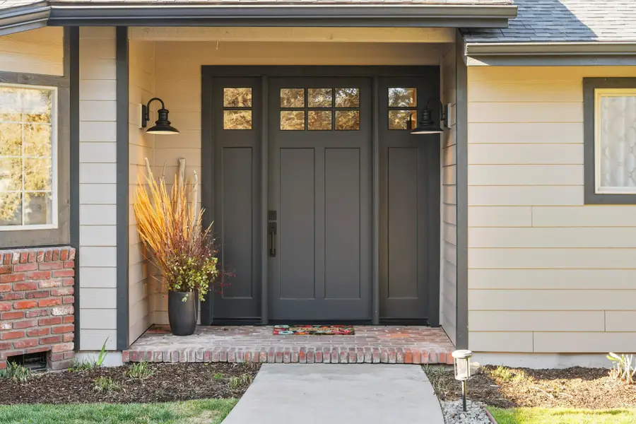 2001 Condor, Redmond, OR 97756 - Image #3