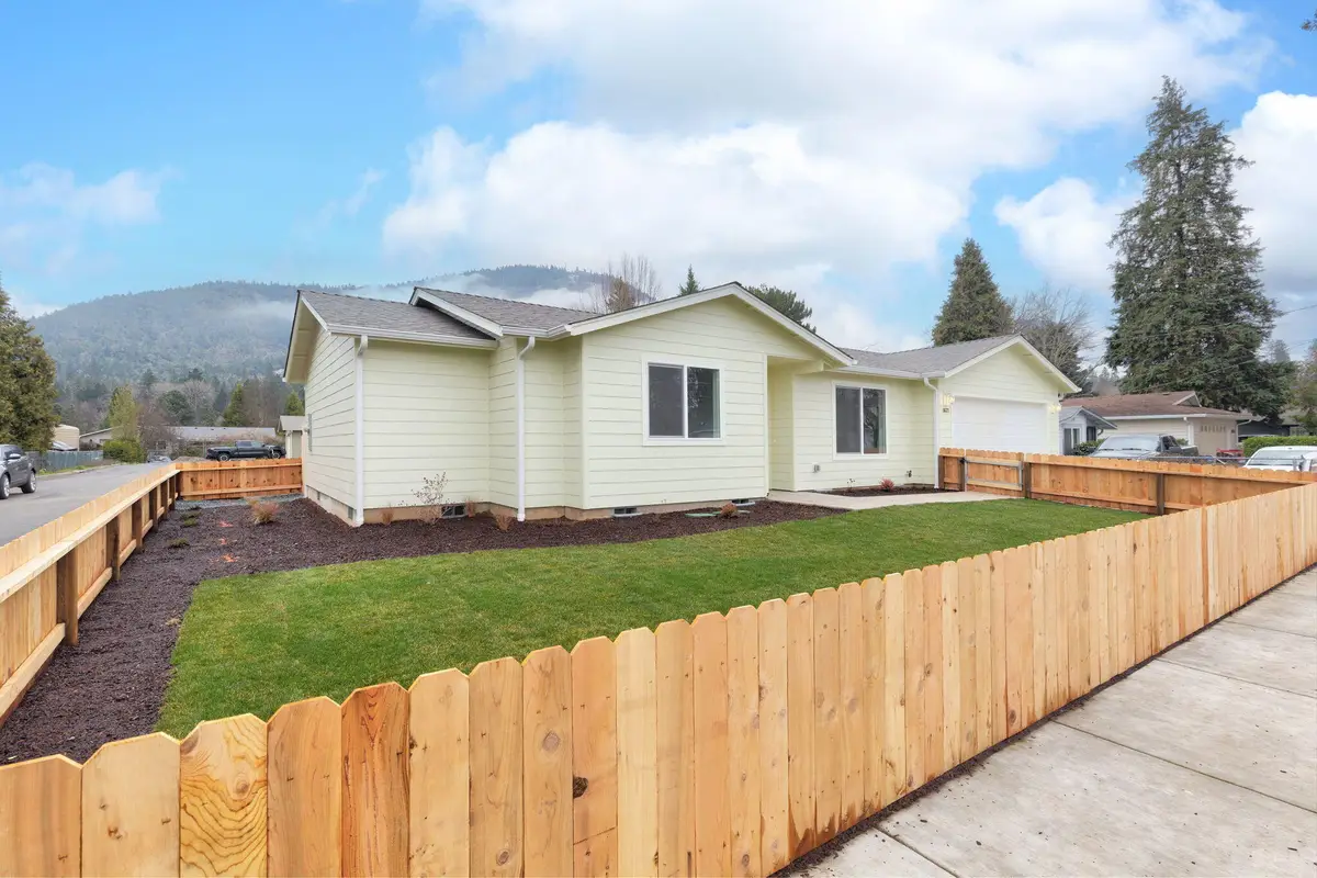 1637 Carnahan, Grants Pass, OR 97527 - Image #1