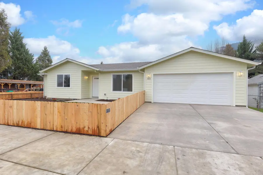 1637 Carnahan, Grants Pass, OR 97527 - Image #3