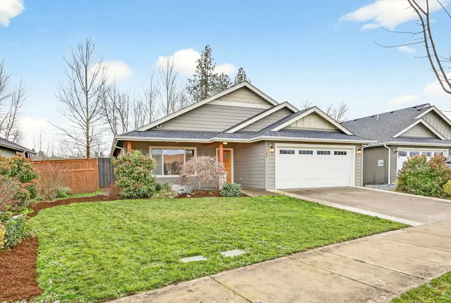 1743 Kellenbeck, Grants Pass, OR 97527 - Image #2