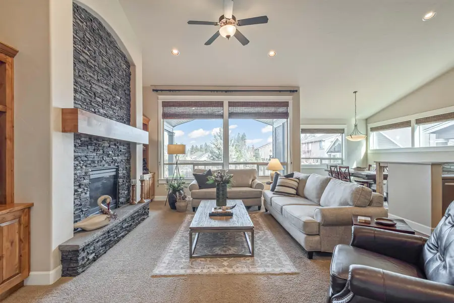 20870 Golden Gate, Bend, OR 97702 - Image #2