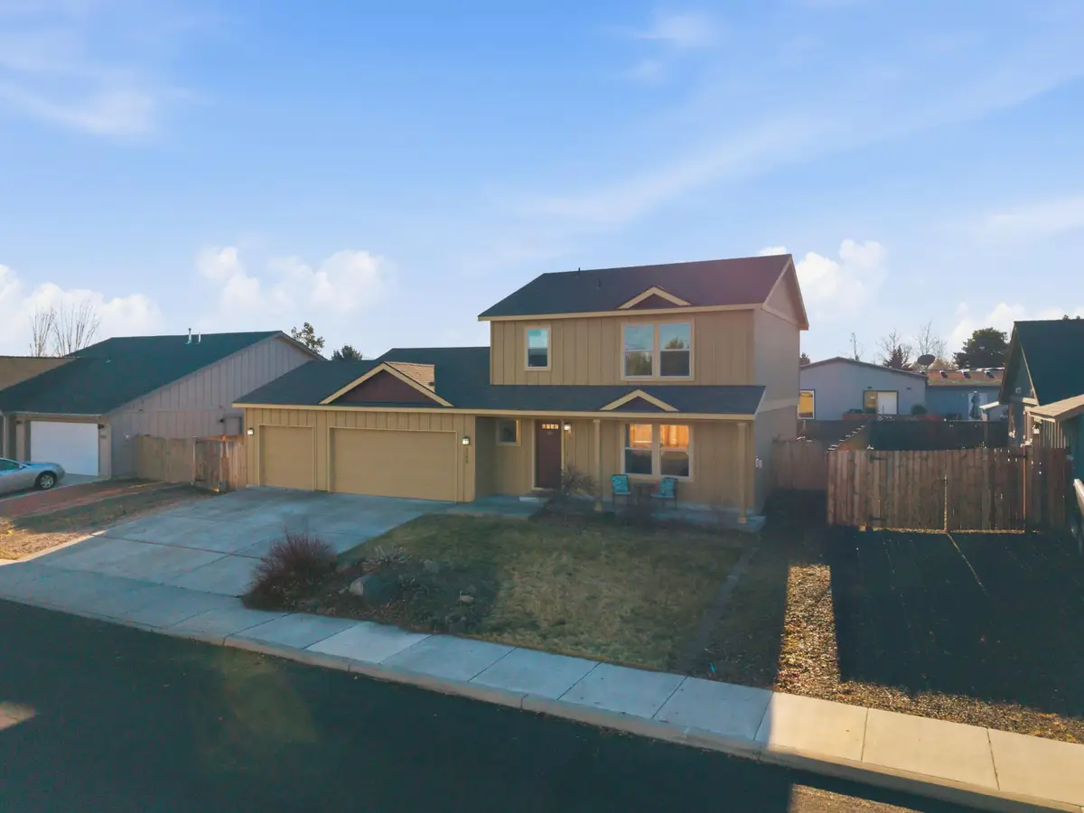2548 SW Kalama, Redmond, OR 97756 - Image #1