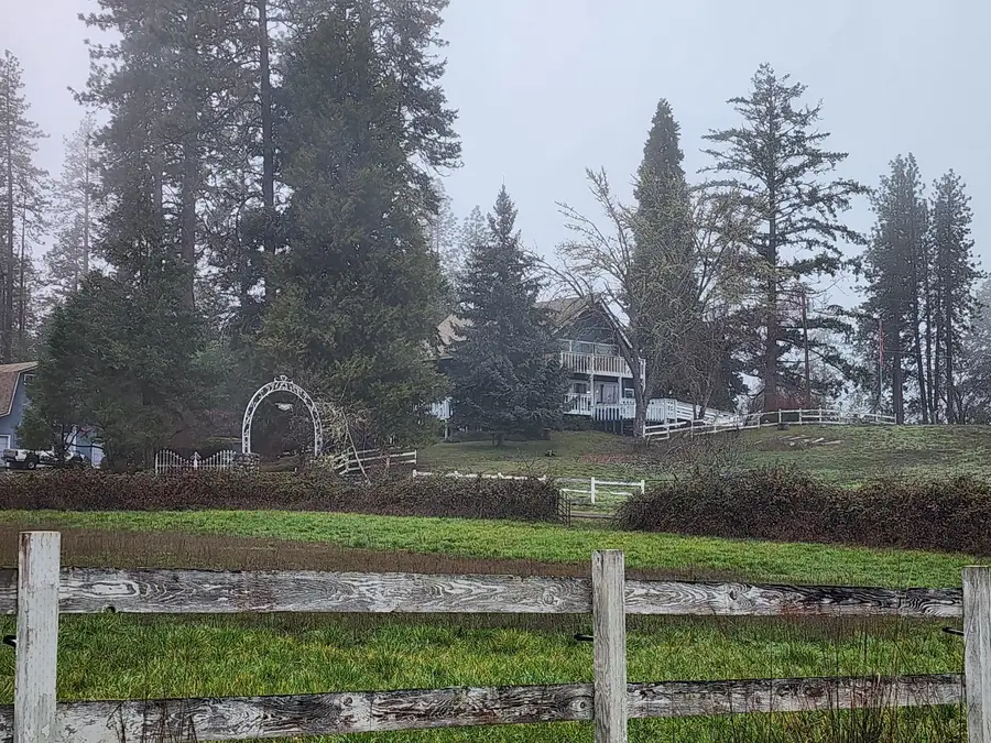 250 Bolt View, Grants Pass, OR 97527 - Image #3