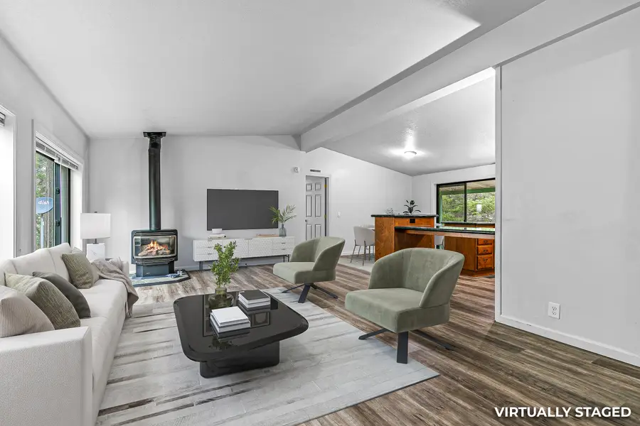 420 Crystal Springs, Grants Pass, OR 97527 - Image #2