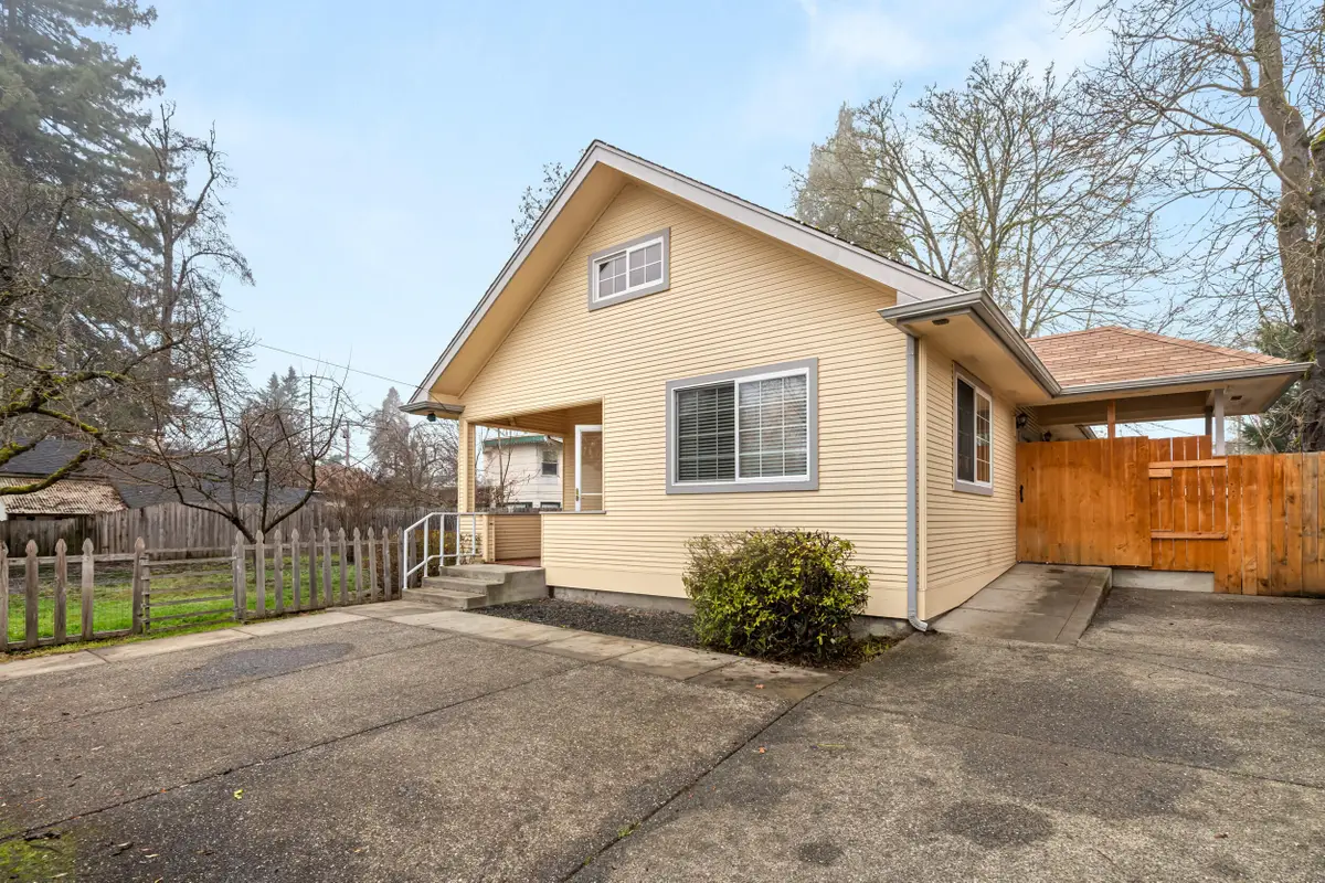 340 SW L, Grants Pass, OR 97526 - Image #1