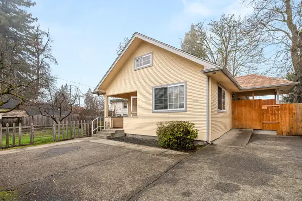 340 SW L, Grants Pass, OR 97526