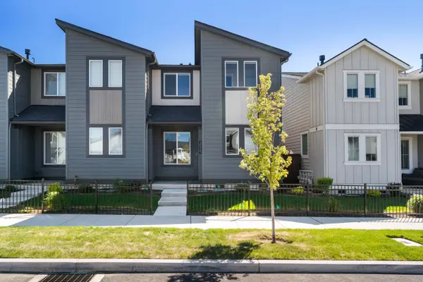 3015 NE Red Jasper Place, Bend, OR 97701