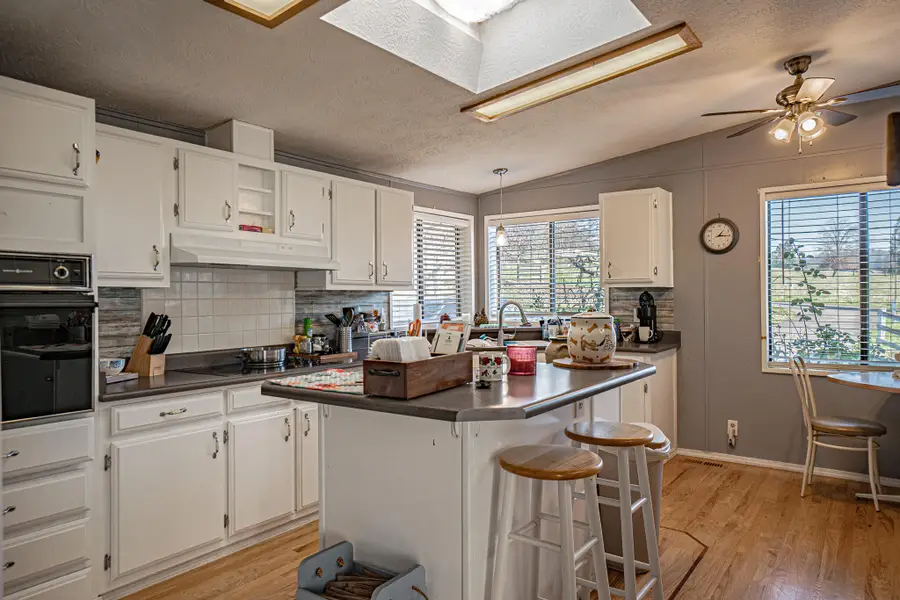 6676 Pioneer, Medford, OR 97501 - Image #3