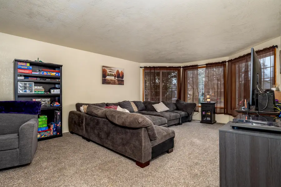 1860 Cottonwood, Central Point, OR 97502 - Image #3