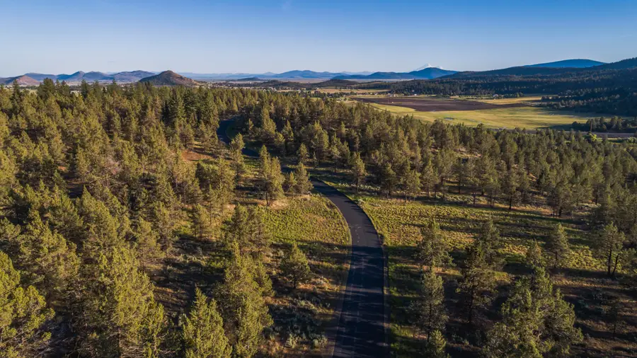 996 Abbott Mountain, Klamath Falls, OR 97603 - Image #2