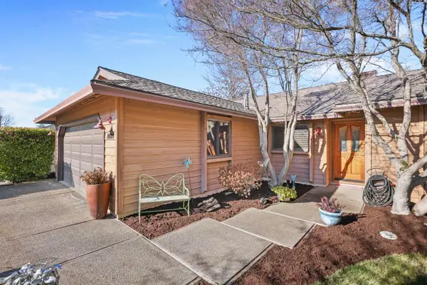 2489 Senate, Medford, OR 97504