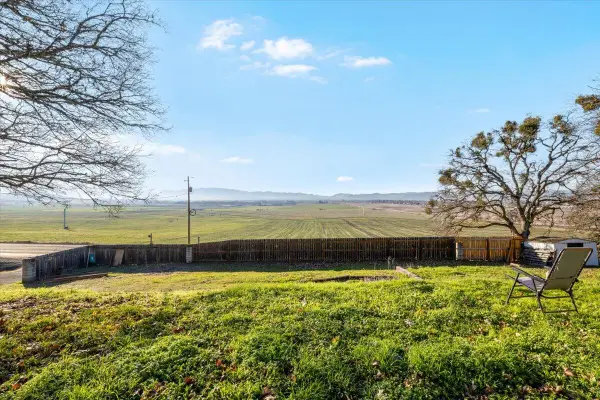 5942 Foothill, Central Point, OR 97502