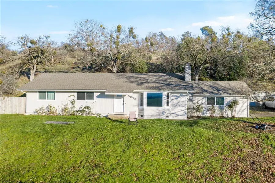 5942 Foothill, Central Point, OR 97502 - Image #3