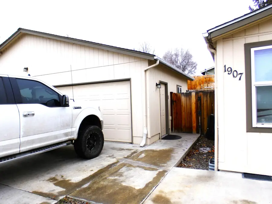 1907 SW 20th, Redmond, OR 97756 - Image #2