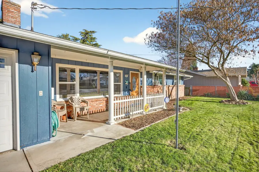 201 S Rose, Phoenix, OR 97535 - Image #2