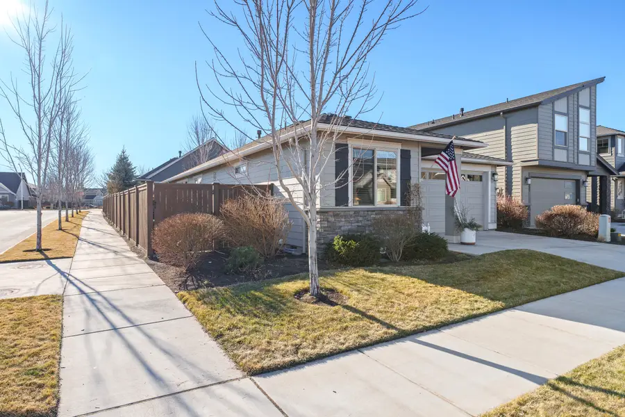 3680 SW Badger, Redmond, OR 97756 - Image #2