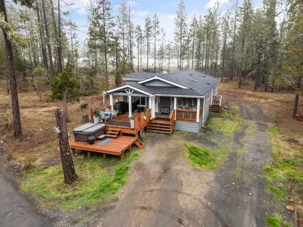 124 Buck Canyon, Cave Junction, OR 97523