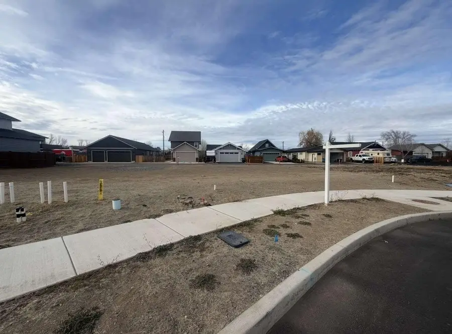 863 NW 18th, Redmond, OR 97756 - Image #3