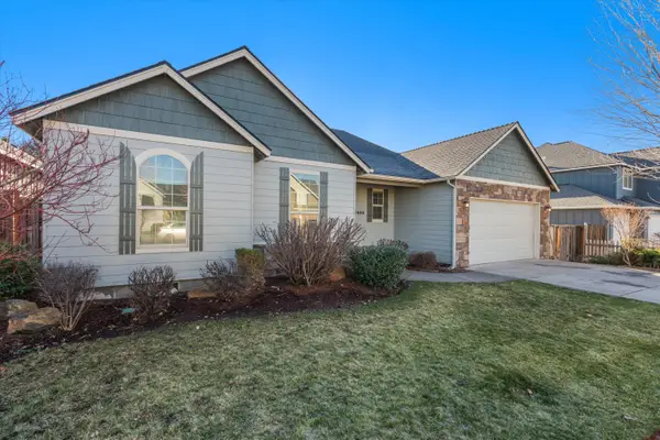 1664 NW Teakwood, Redmond, OR 97756