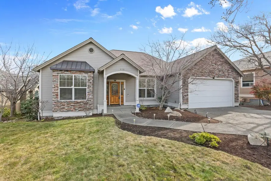 610 Sutton, Ashland, OR 97520 - Image #2