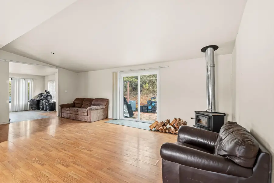 5675 Caves, Cave Junction, OR 97523 - Image #2