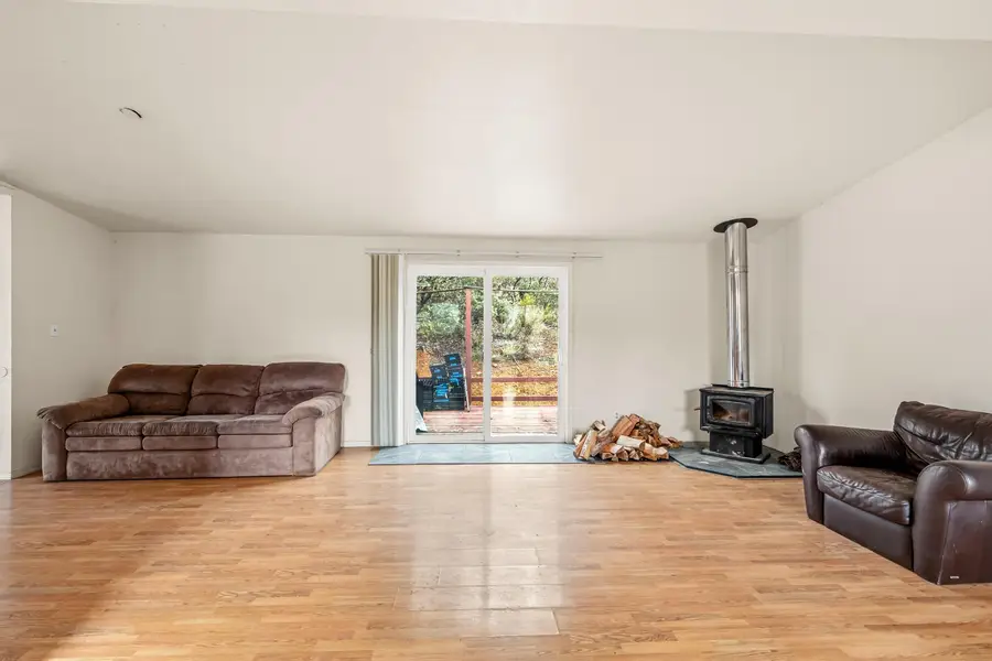 5675 Caves, Cave Junction, OR 97523 - Image #3